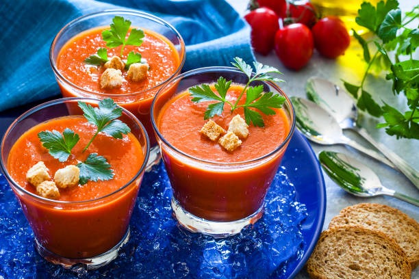Salsas y sopas frescas y rápidas con AOVE como protagonista.